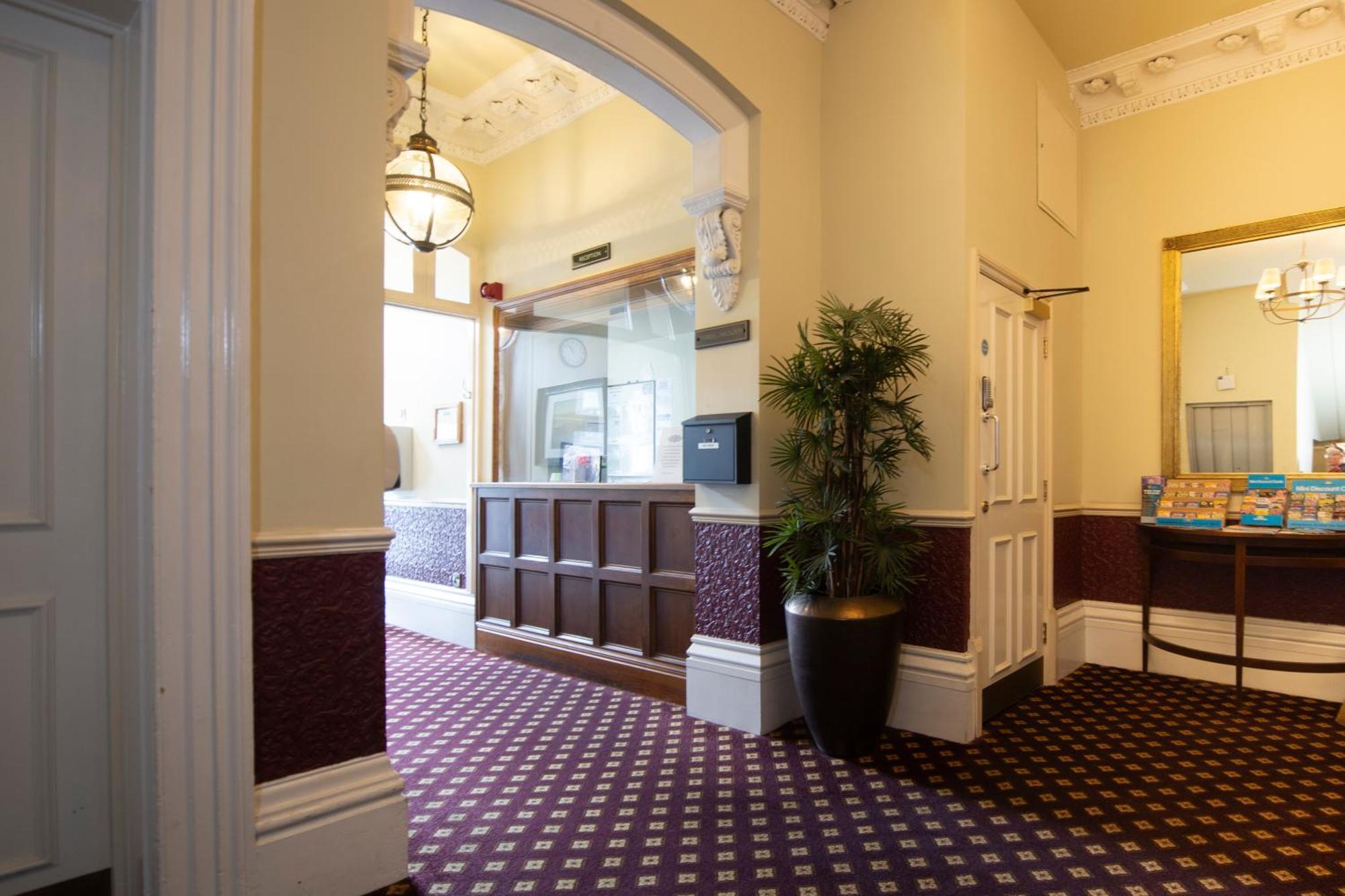 Cabot Court Hotel Wetherspoon Weston-super-Mare Buitenkant foto