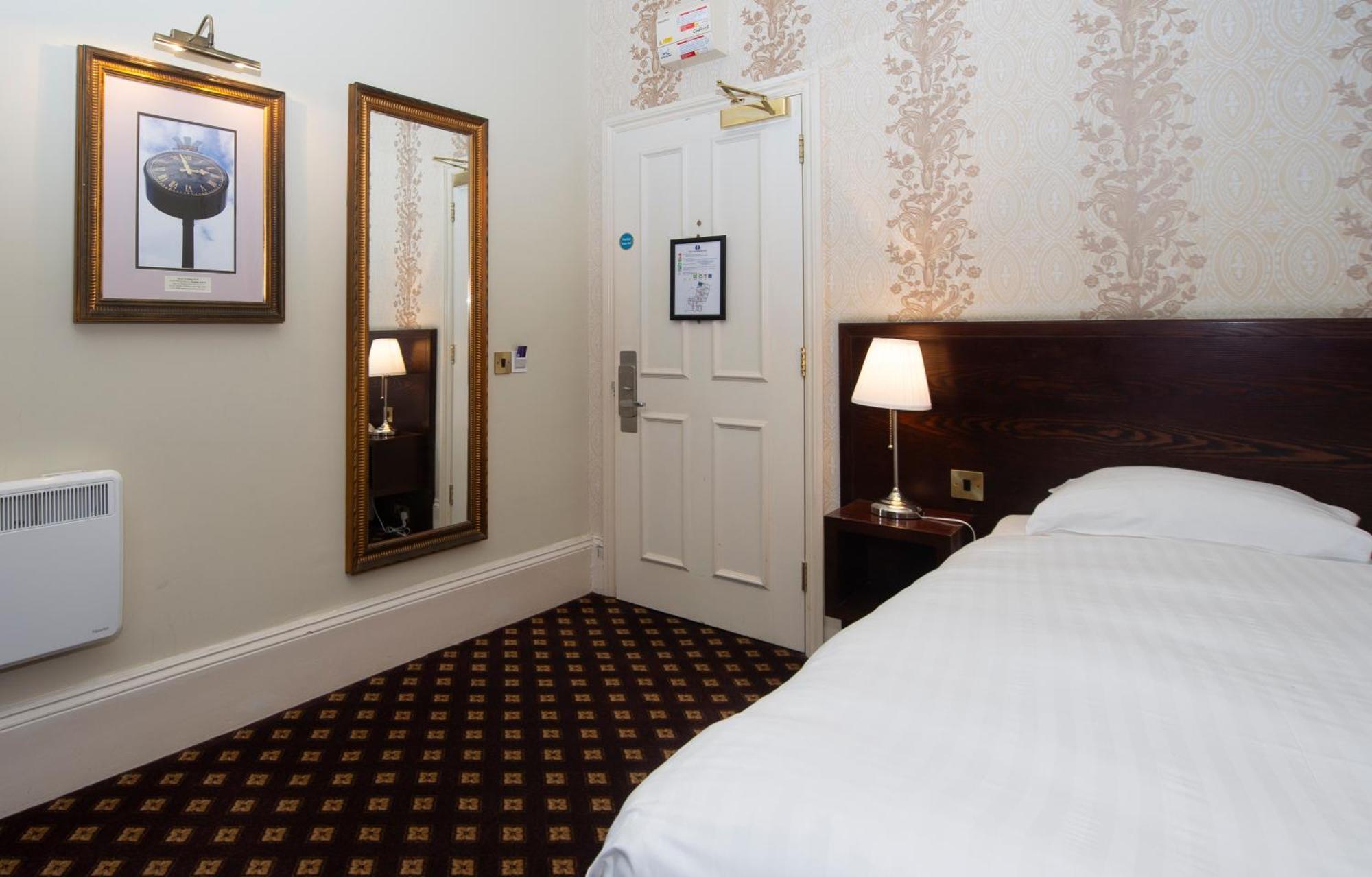 Cabot Court Hotel Wetherspoon Weston-super-Mare Buitenkant foto