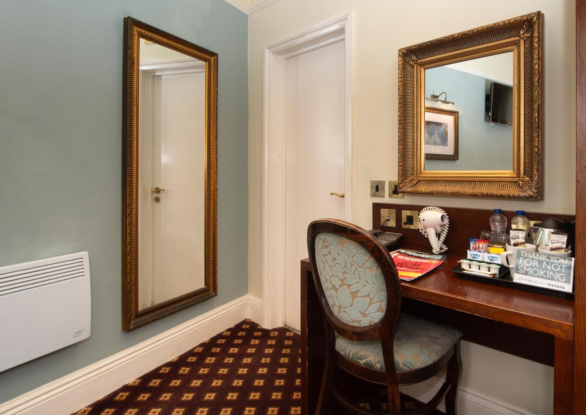 Cabot Court Hotel Wetherspoon Weston-super-Mare Buitenkant foto